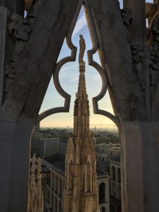 A lovely photo from the roof of the Duomo di Milano.
